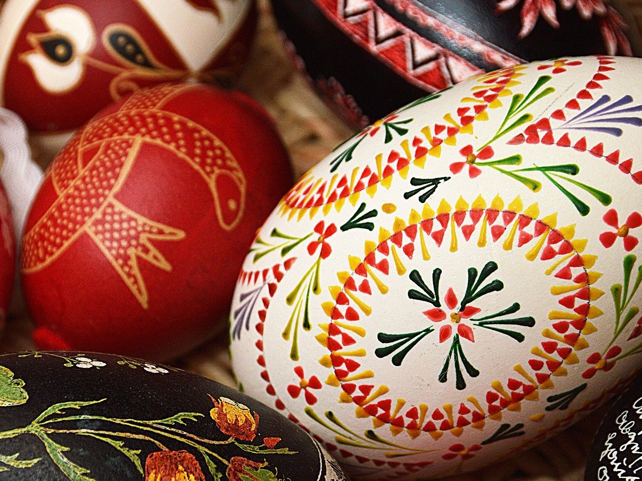 1586526557-easter