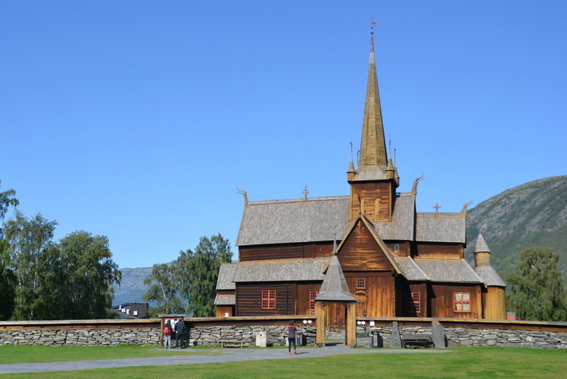 stavkirke Lom