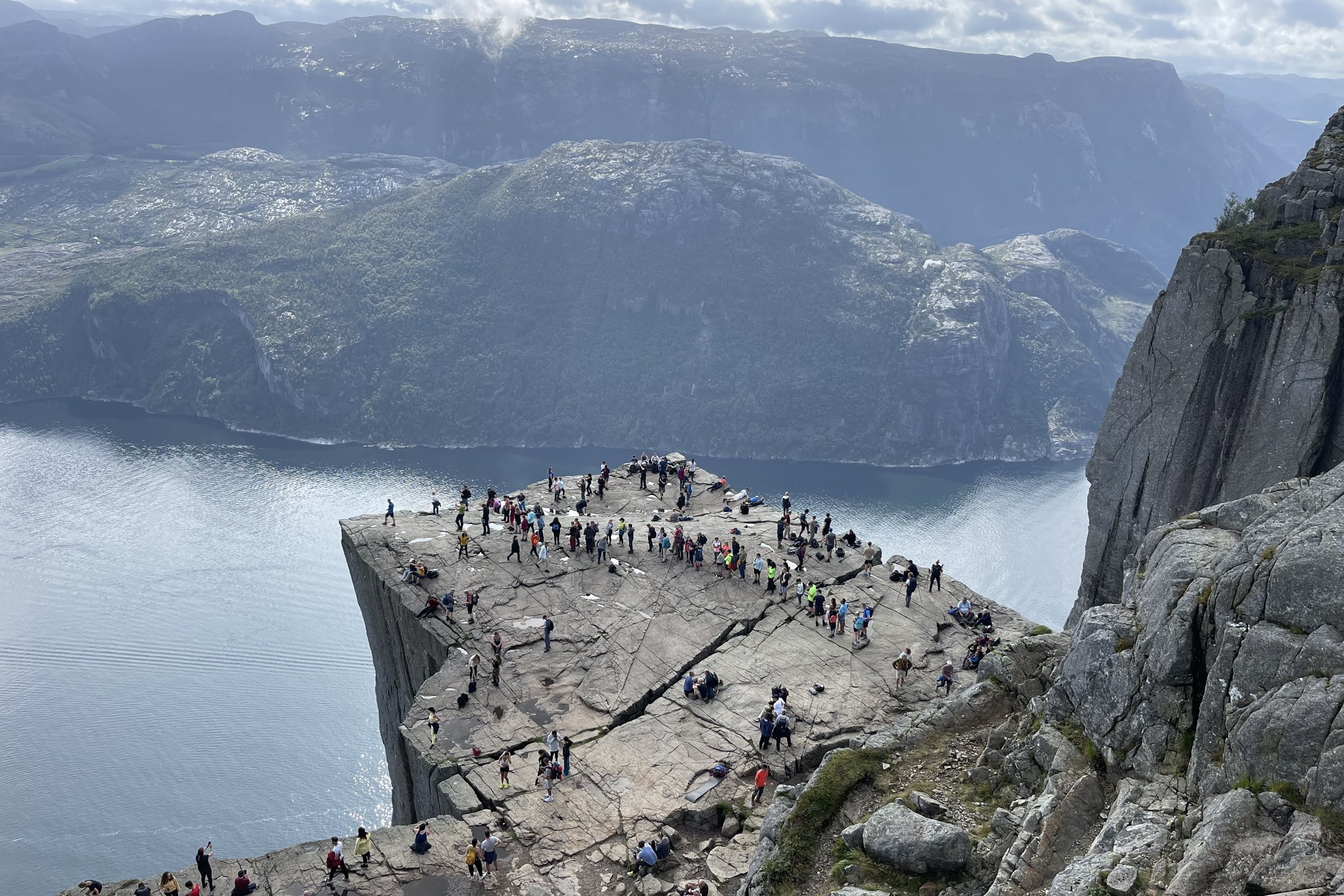 Lákavé Norsko: ikonický Preikestolen, fjordy, vodopády