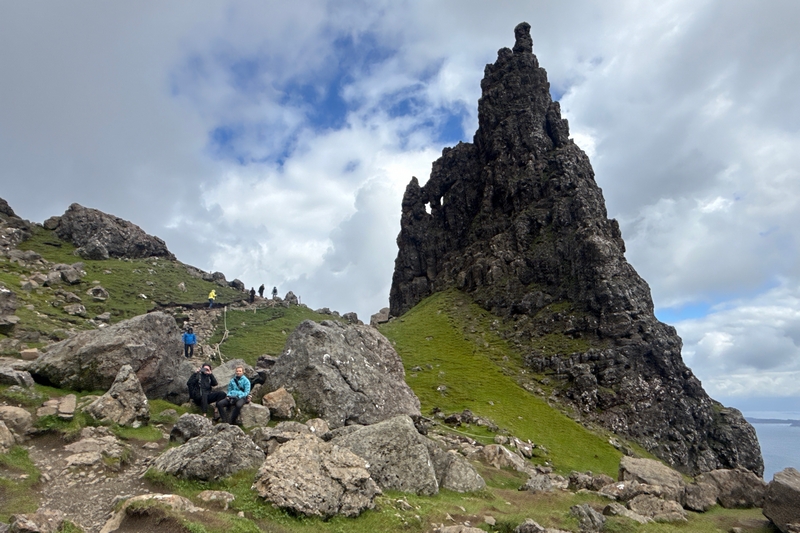 Skalní jehla Old Man of Storr na ostrově Skye